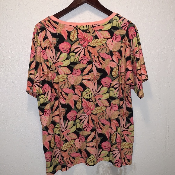 Chico’s Top - Picture 2 of 4